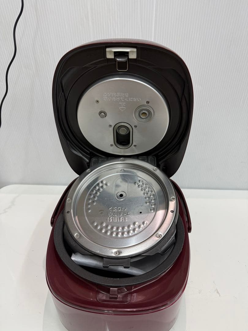 TOSHIBA 真空IH炊飯器 RC-10VRK（レッド）