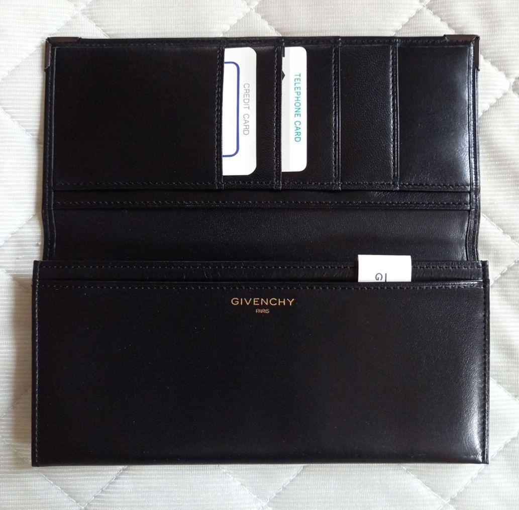GIVENCHY　ペア長財布