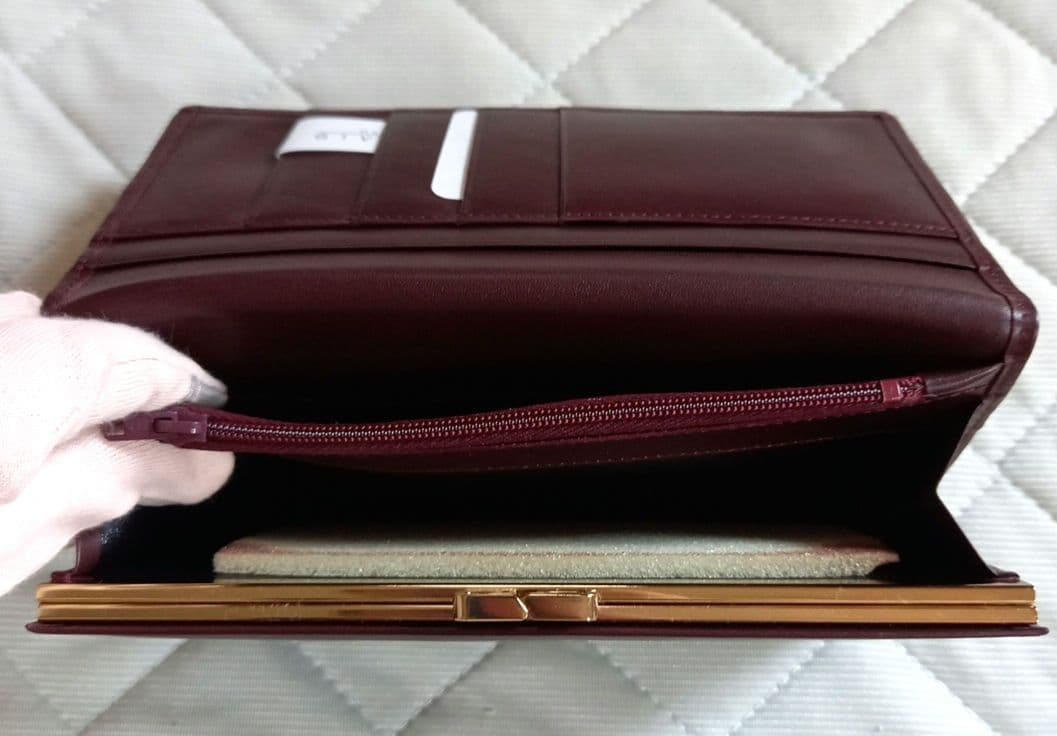 GIVENCHY　ペア長財布
