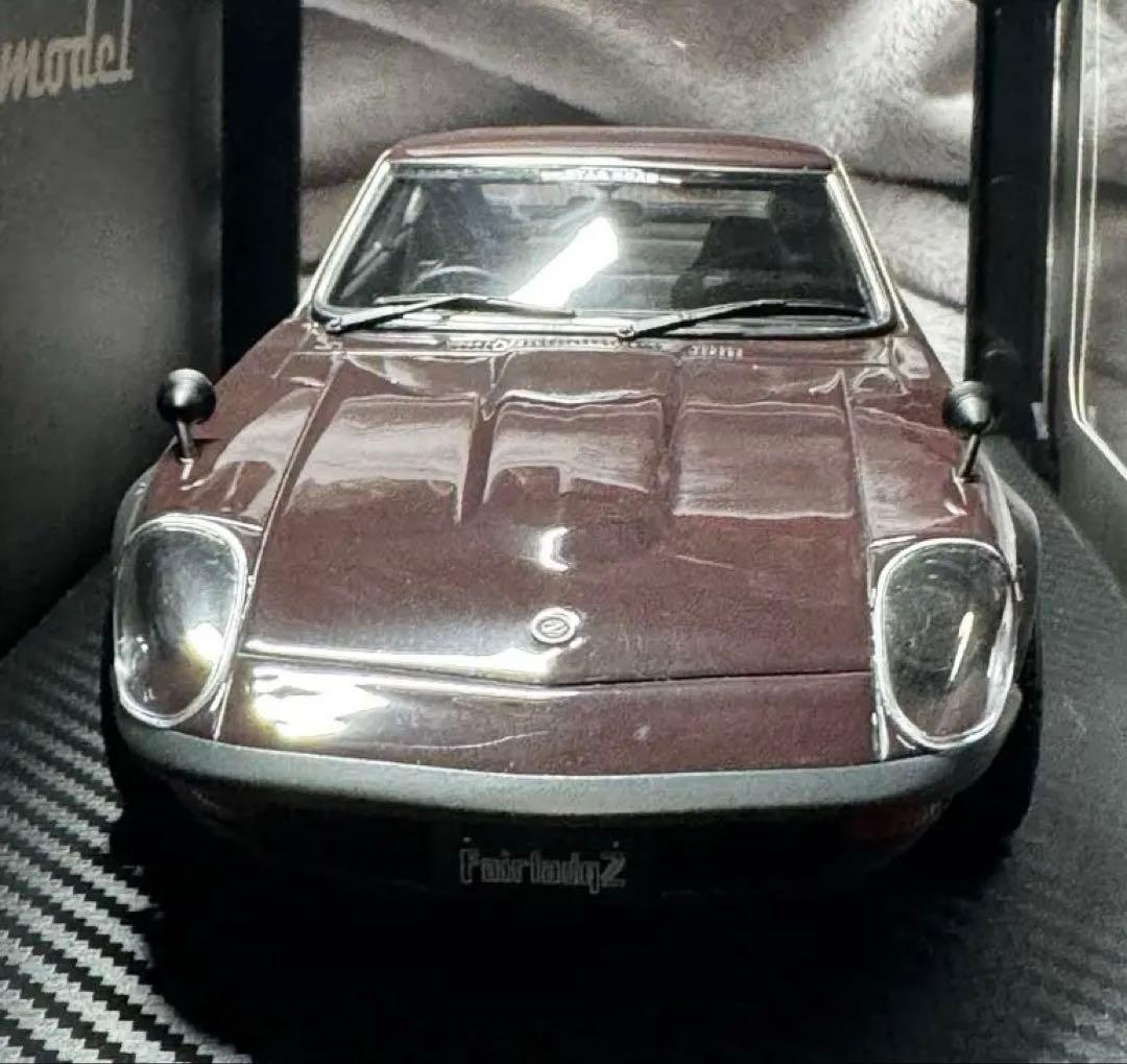ミニカー Nissan Fairlody 240ZG (HS30) 1/18