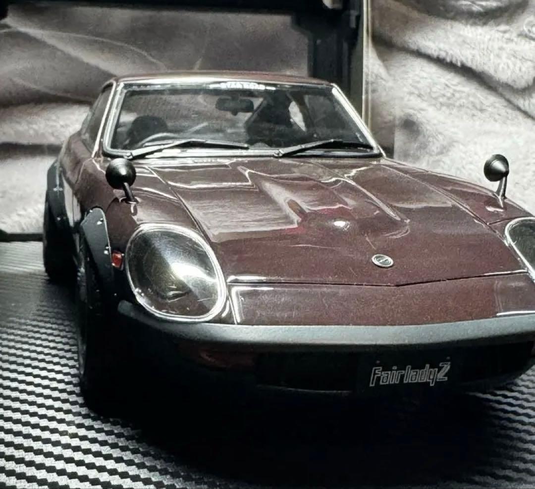 ミニカー Nissan Fairlody 240ZG (HS30) 1/18