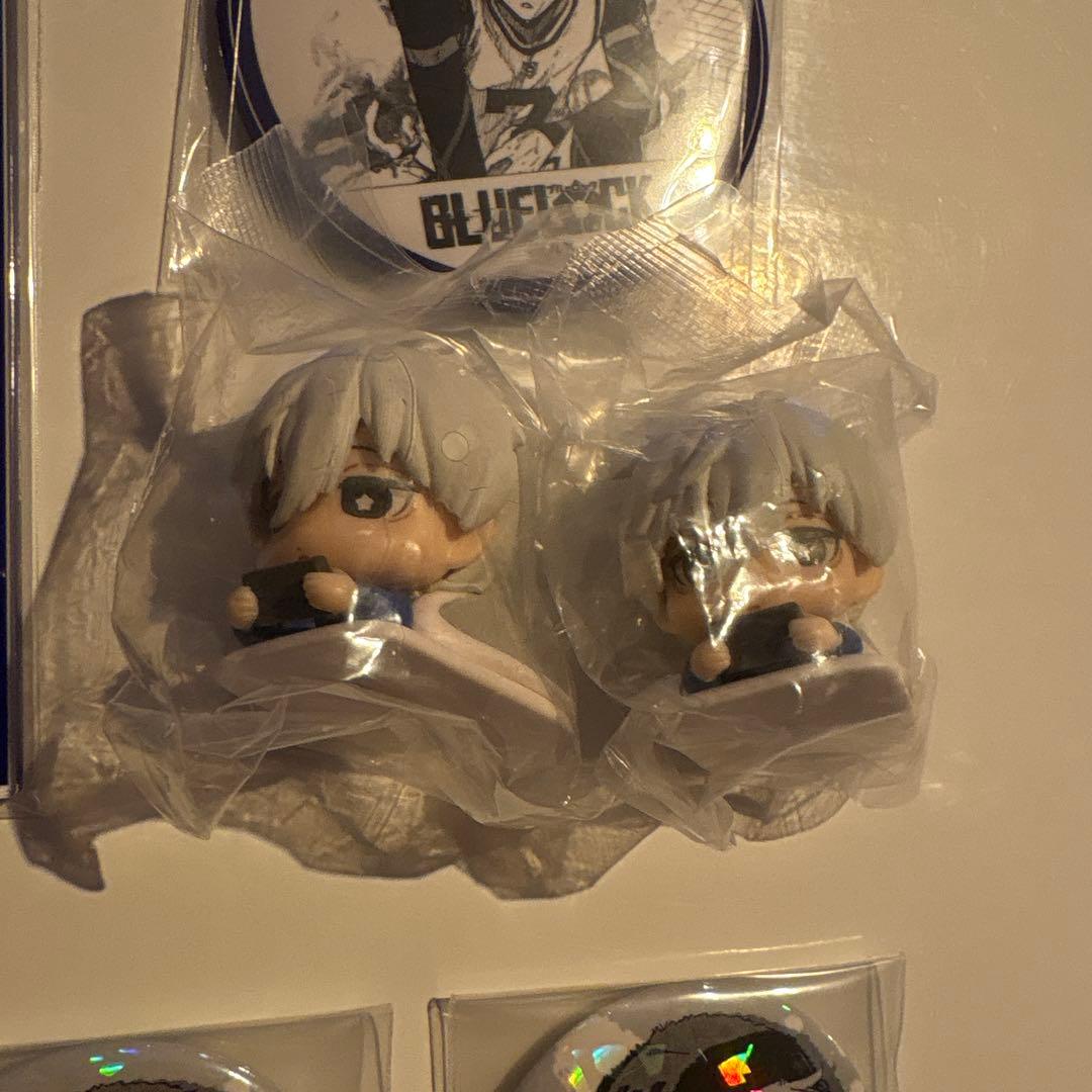 ブルーロック　缶バッジ　アクリルスタンド