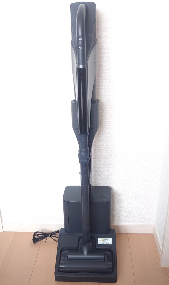 最終値下げ！！《美品》TOSHIBA コードレス掃除機 トルネオ