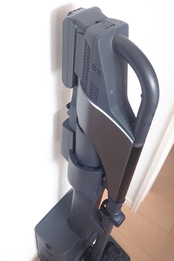 最終値下げ！！《美品》TOSHIBA コードレス掃除機 トルネオ