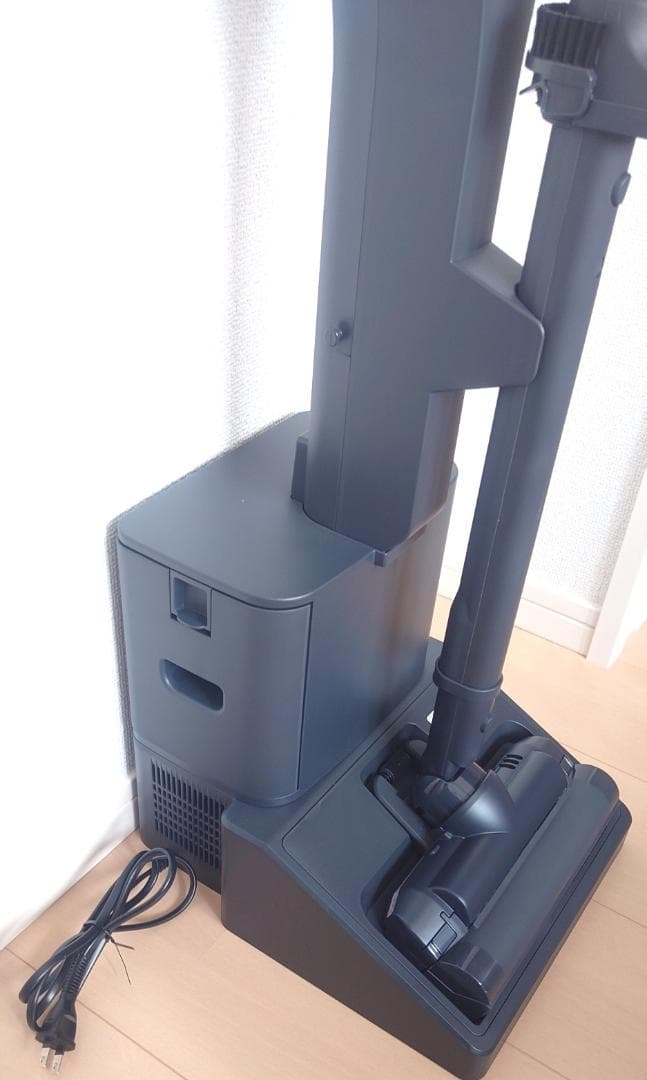 最終値下げ！！《美品》TOSHIBA コードレス掃除機 トルネオ