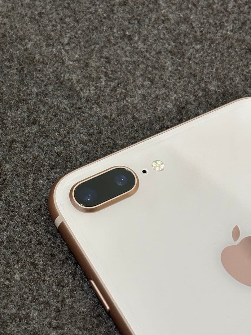 iPhone 8 Plus ゴールド