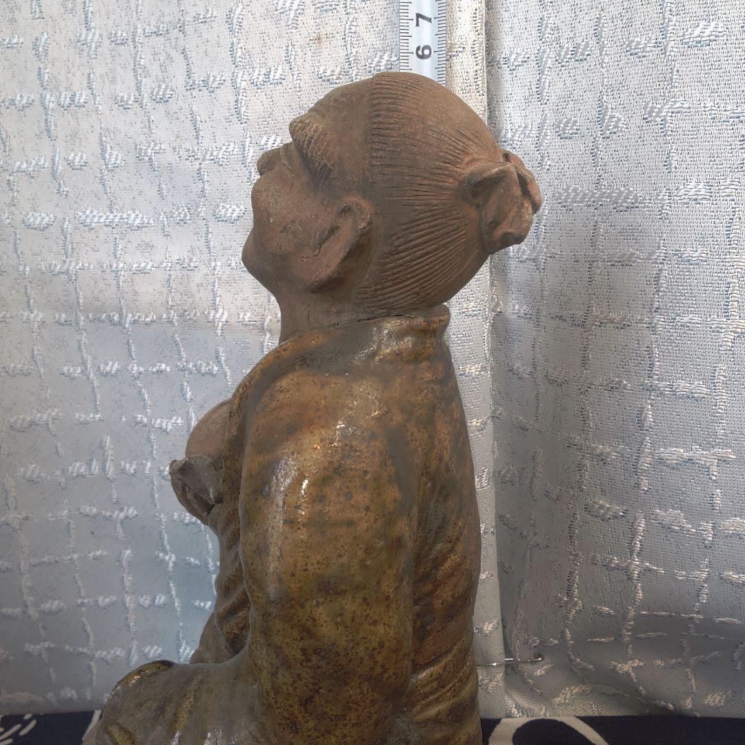 骨董９ 二六焼？親指欠損あります注意。陶器製 笑顔の僧侶像 約20cm