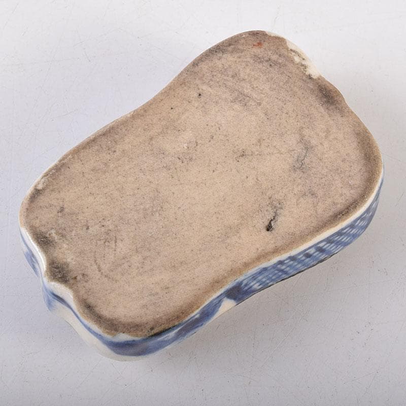 中国　成化年製款　青花　蓋物　時代箱　V　8094