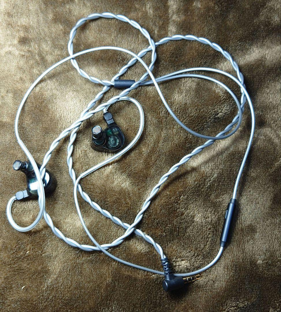 Truthear zero 初 + 水月雨 moondrop MC1