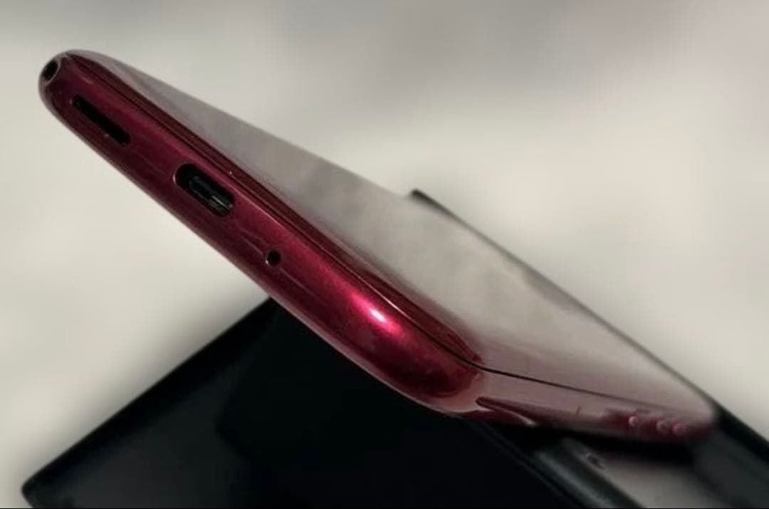 か*ん様 富士通 らくらくスマートフォン F-52B 中古美品