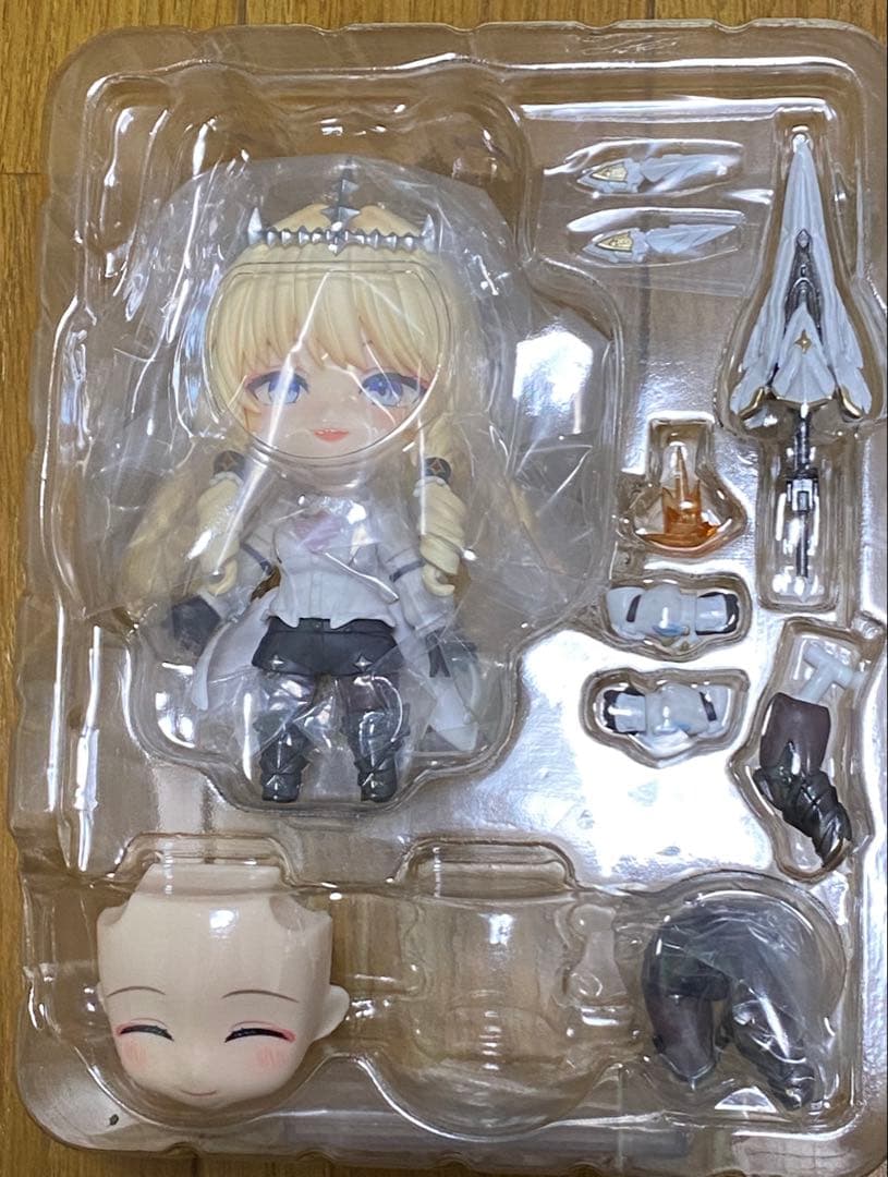 顔ひとつ無し　ねんどろいど NIKKE クラウン