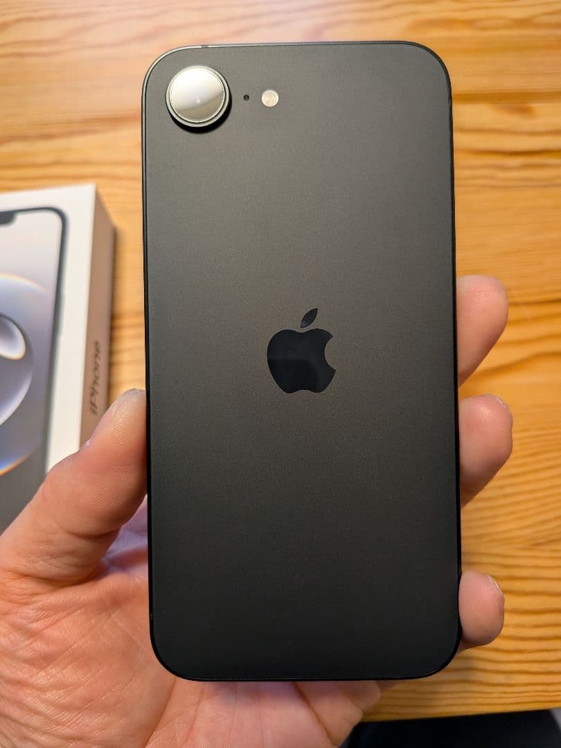 美品！iPhone 16e 128G SIMフリー ブラック アクセサリー付属