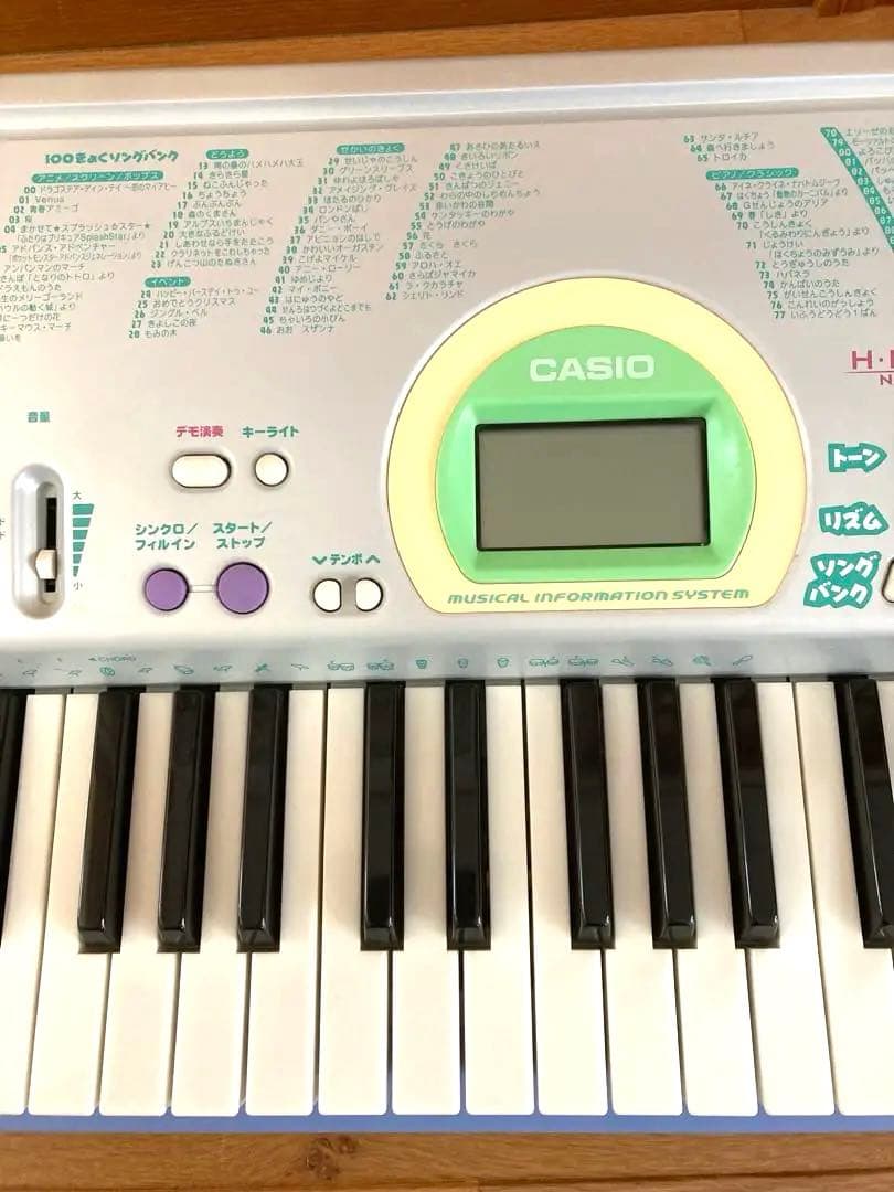 CASIO LK-102 光ナビゲーションキーボード　61鍵盤