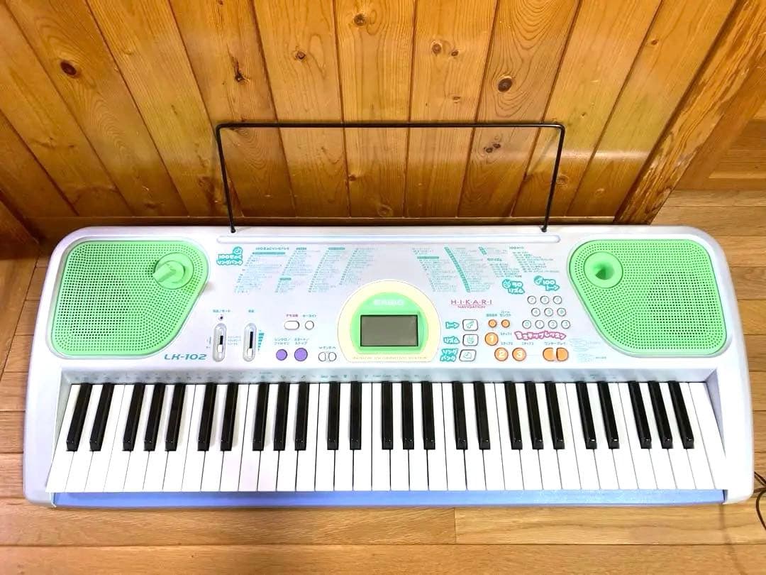 CASIO LK-102 光ナビゲーションキーボード　61鍵盤