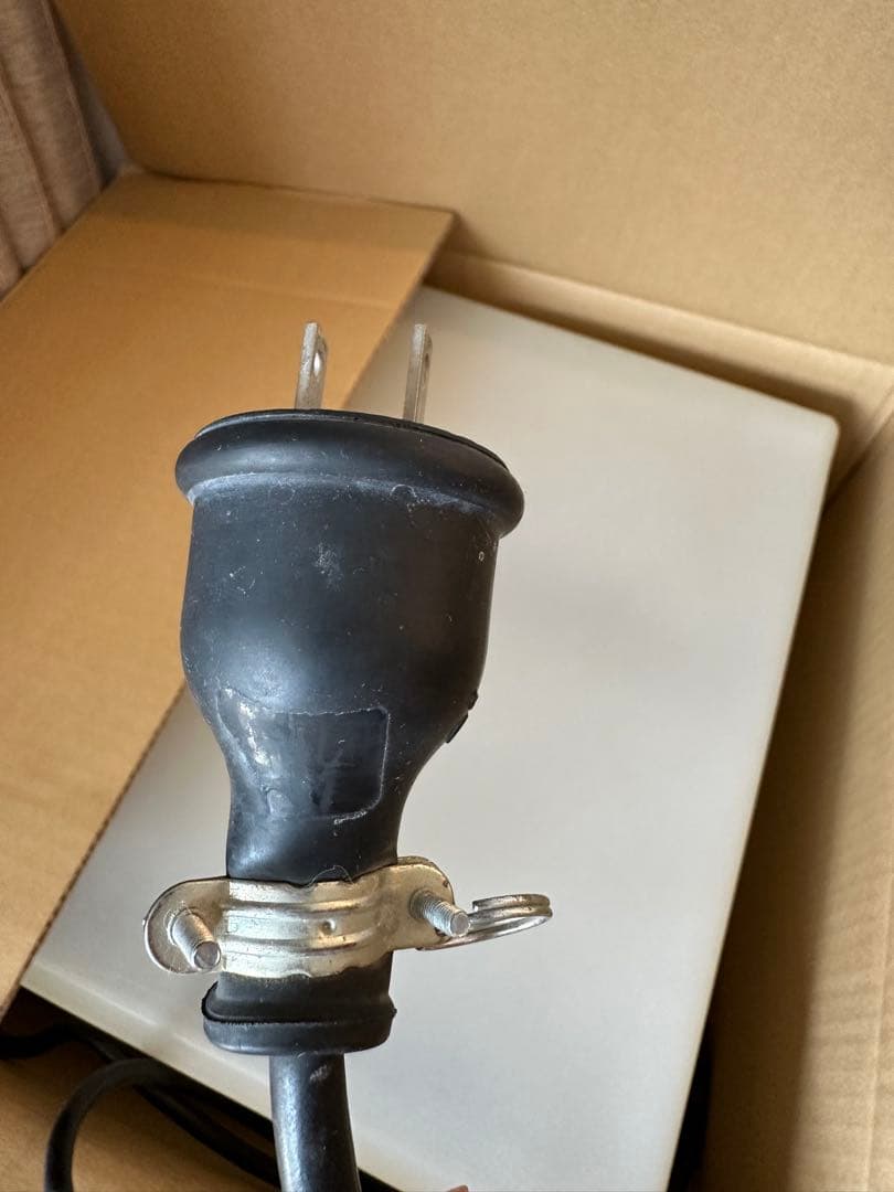 コンランショップ SLIDE 購入した照明 立方体型フロアスタンド白色約43cm