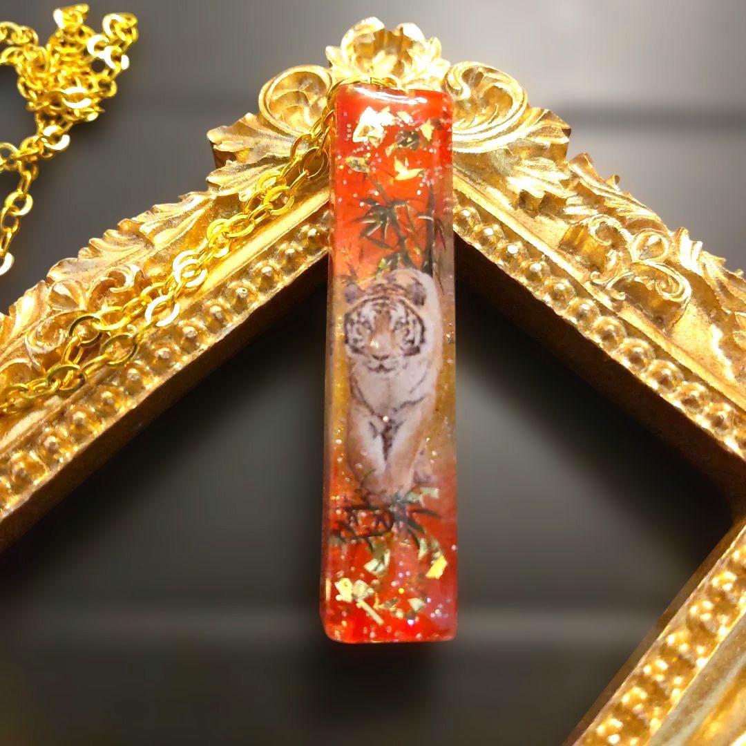 カヤ　☪︎⋆☽様トラのペンダント