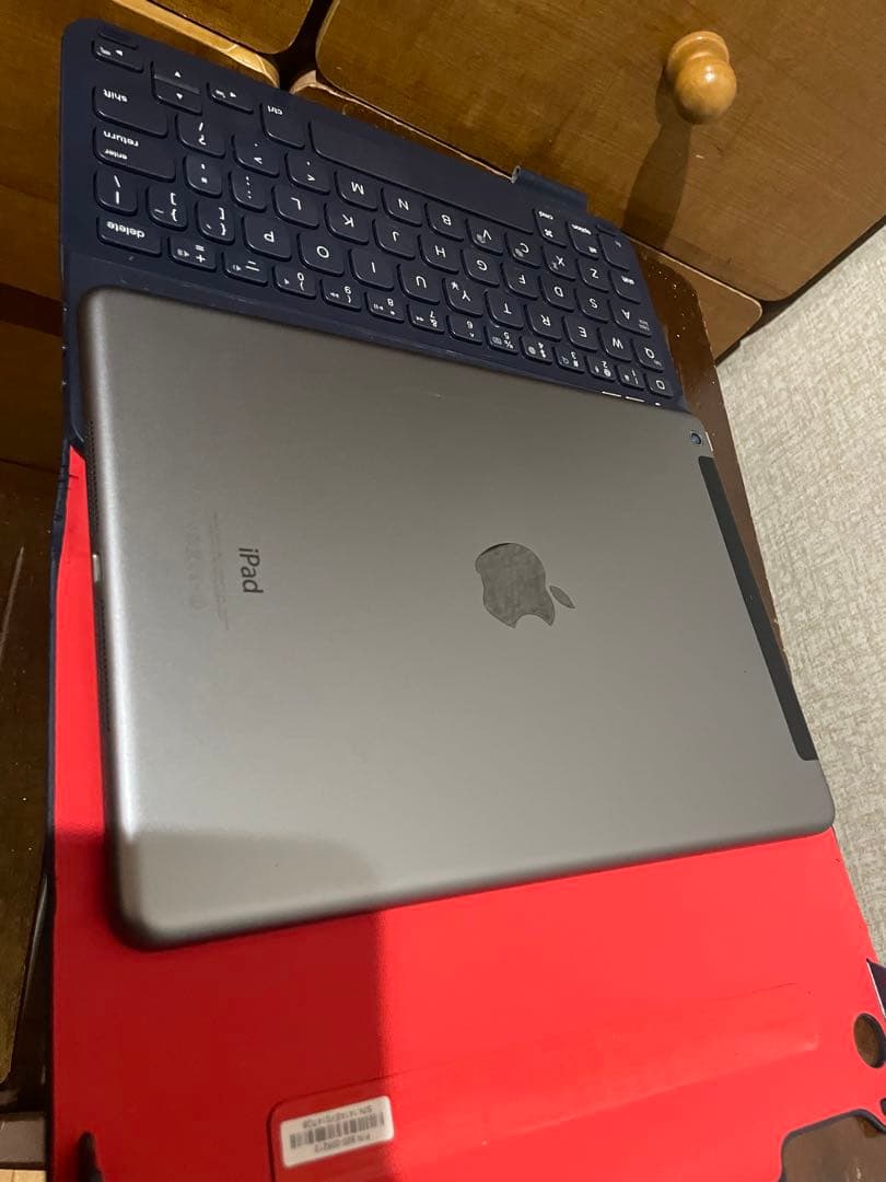 iPad Air 第一世代 9.7インチ 16GB キーボードケース付き