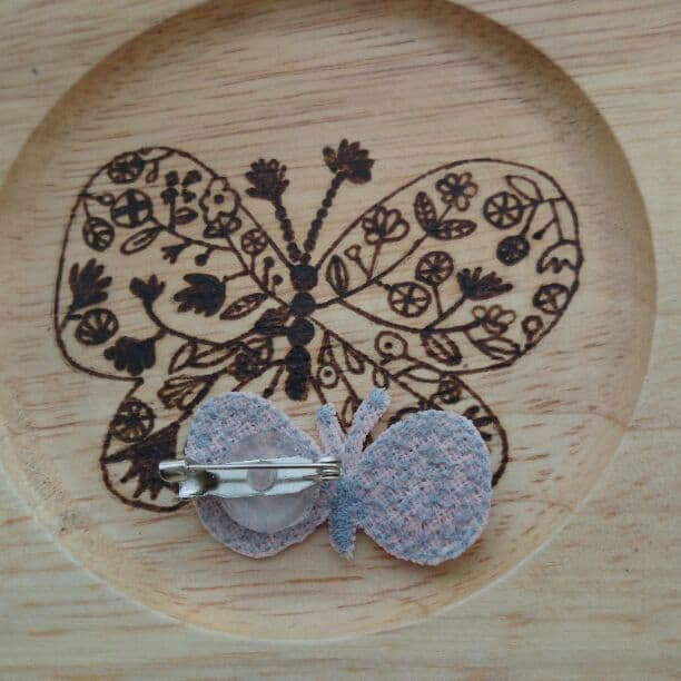 ひらひら choucho ☆  ミナペルホネン    ヘアパッチンピン ♪