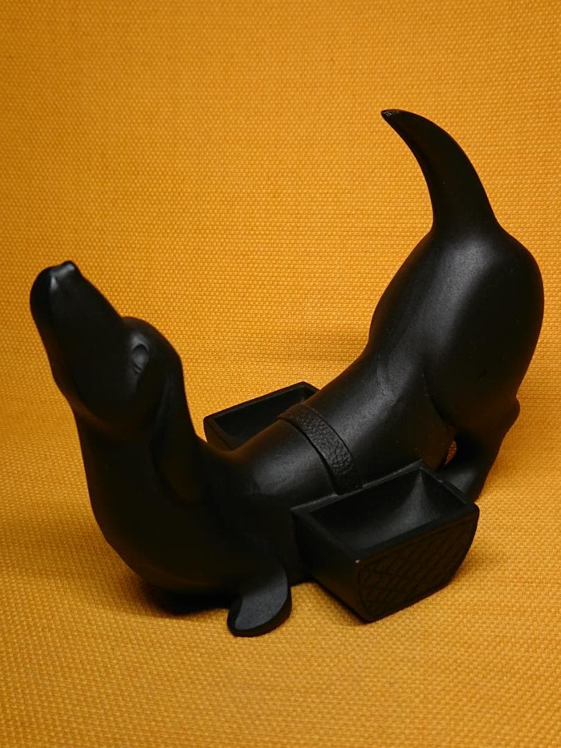 【美品】犬　ダックスフント　金属　置物　インテリア　工芸品　美術品　A1314