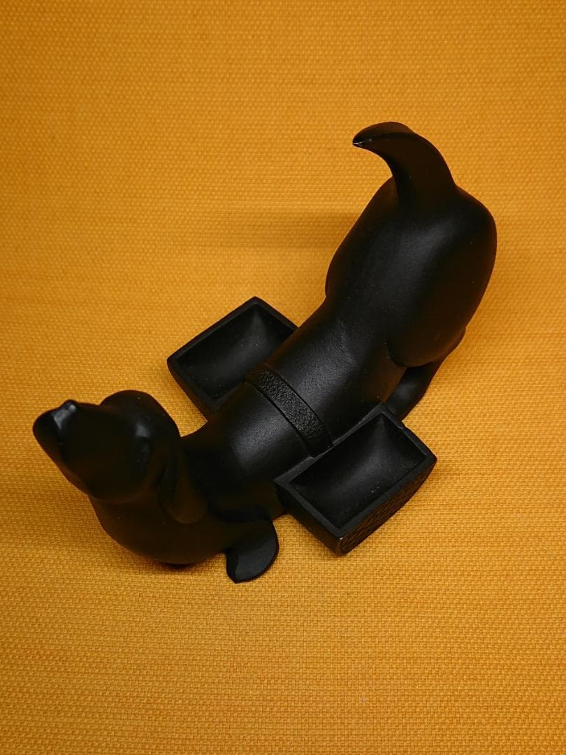 【美品】犬　ダックスフント　金属　置物　インテリア　工芸品　美術品　A1314