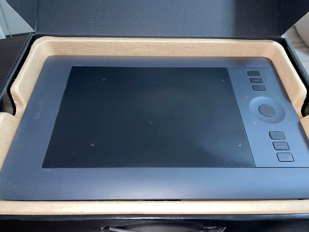 Wacom INTUOS pro クリエイティブペンタブレット