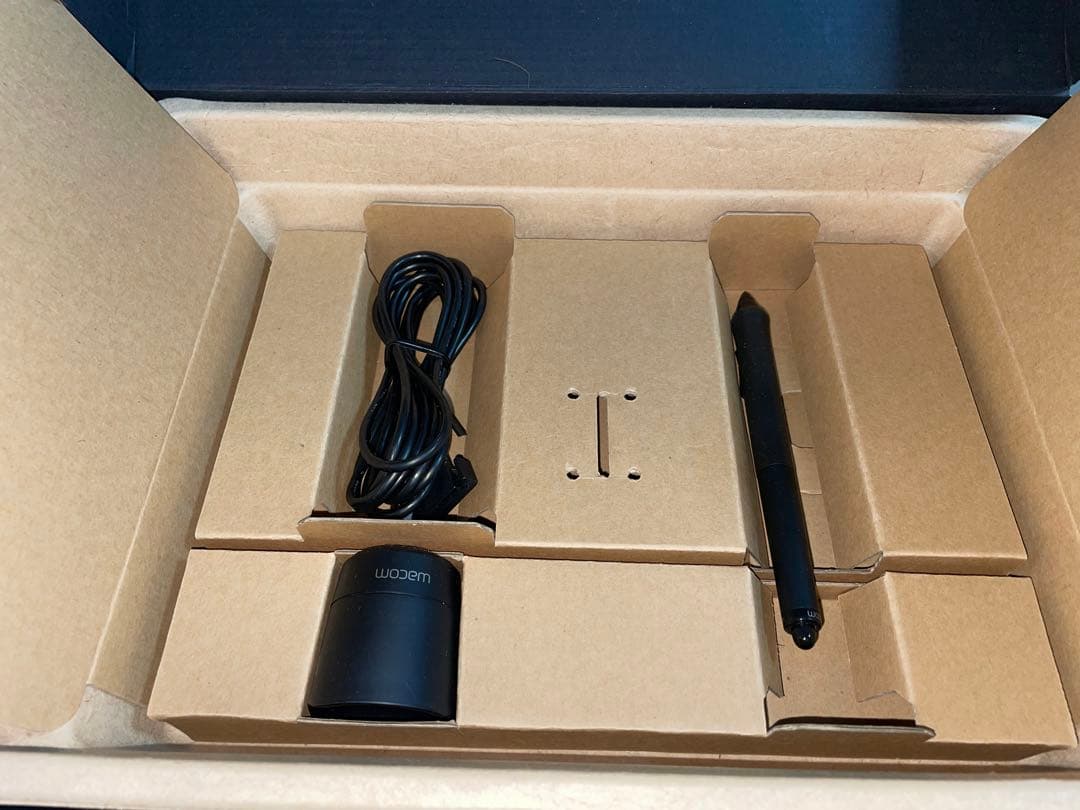 Wacom INTUOS pro クリエイティブペンタブレット