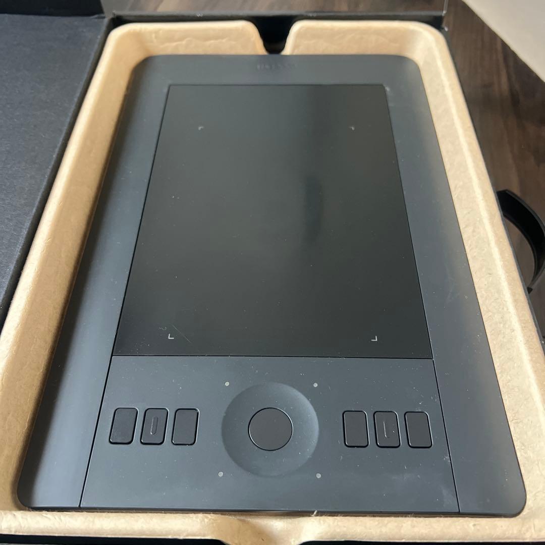 Wacom INTUOS pro クリエイティブペンタブレット
