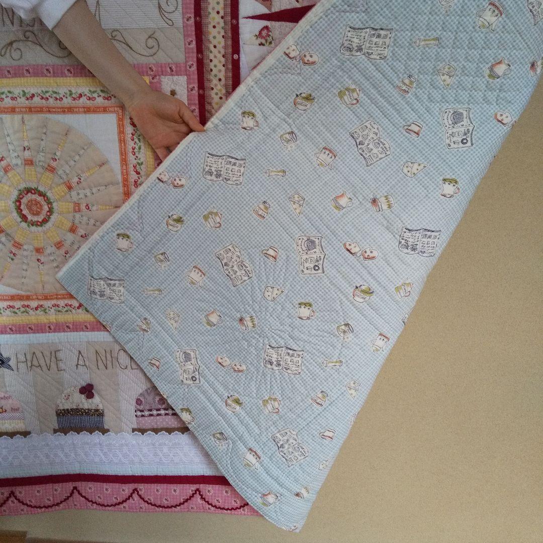 ☆NISHIPOMのケーキ屋さん☆ パッチワークタペストリー(ベットカバー)