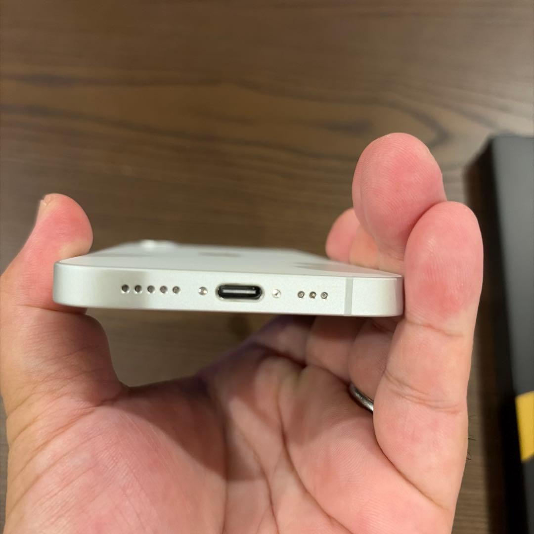 即発送！限定値下げ！【極美品】iPhone16e 128GB バッテリー100%