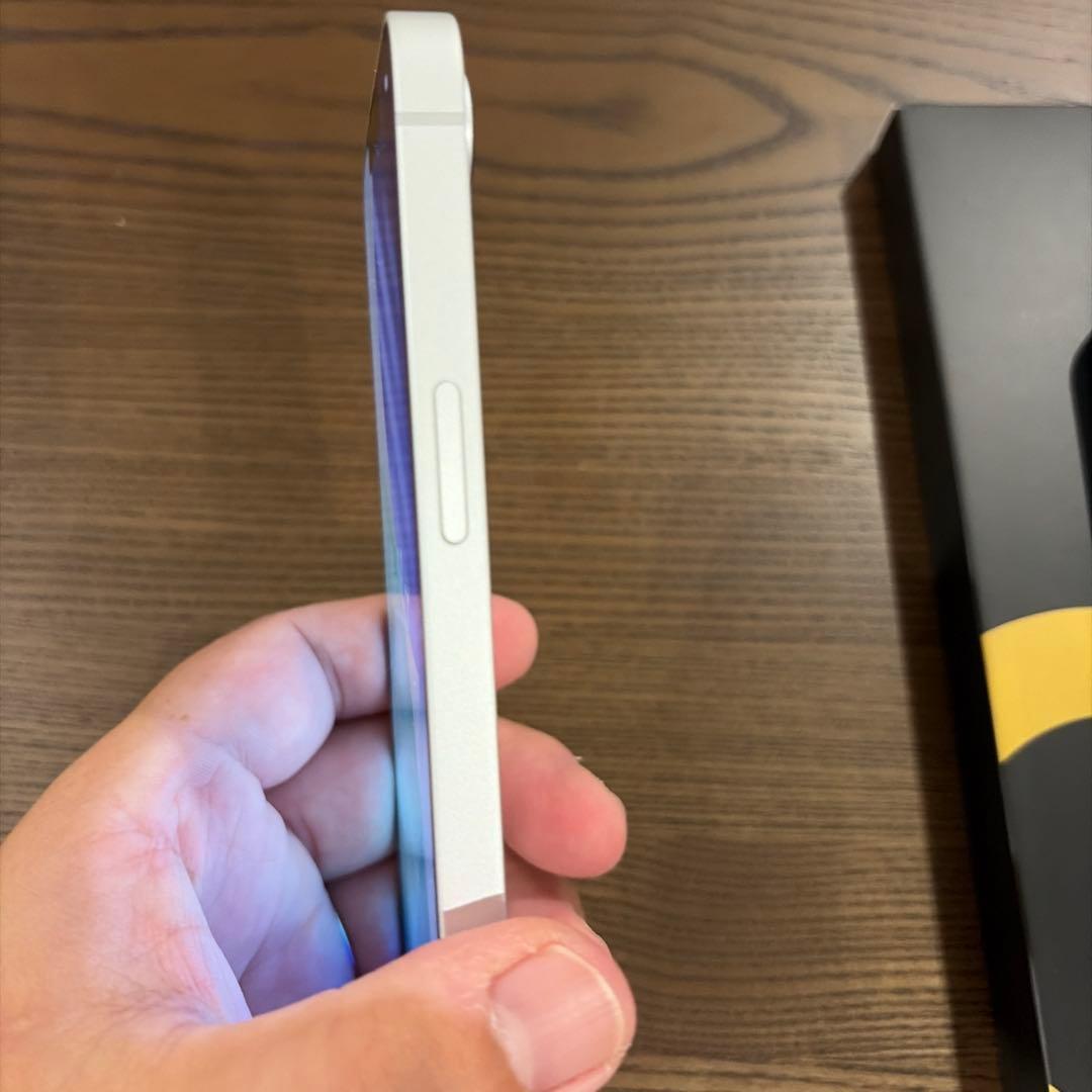 即発送！限定値下げ！【極美品】iPhone16e 128GB バッテリー100%