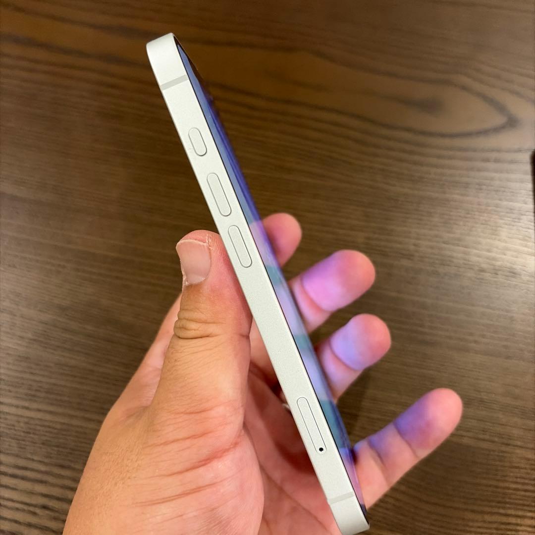即発送！限定値下げ！【極美品】iPhone16e 128GB バッテリー100%