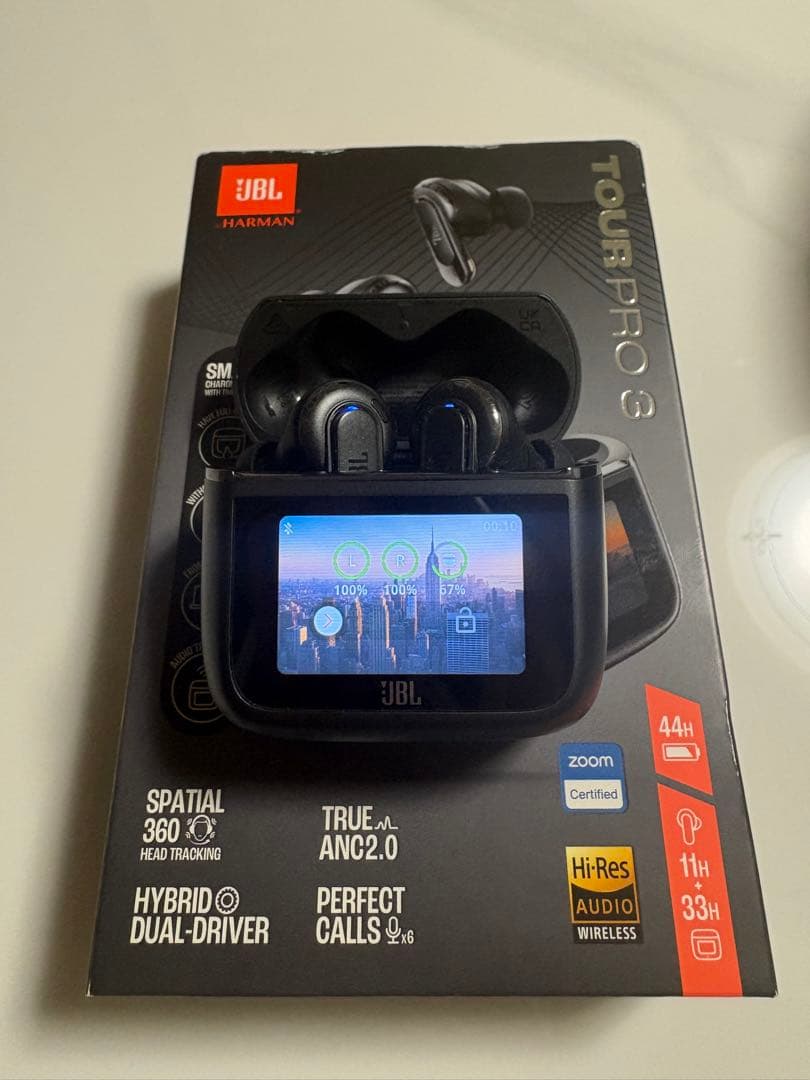 JBL TOUR PRO 3 ワイヤレスイヤホン　ケース付き