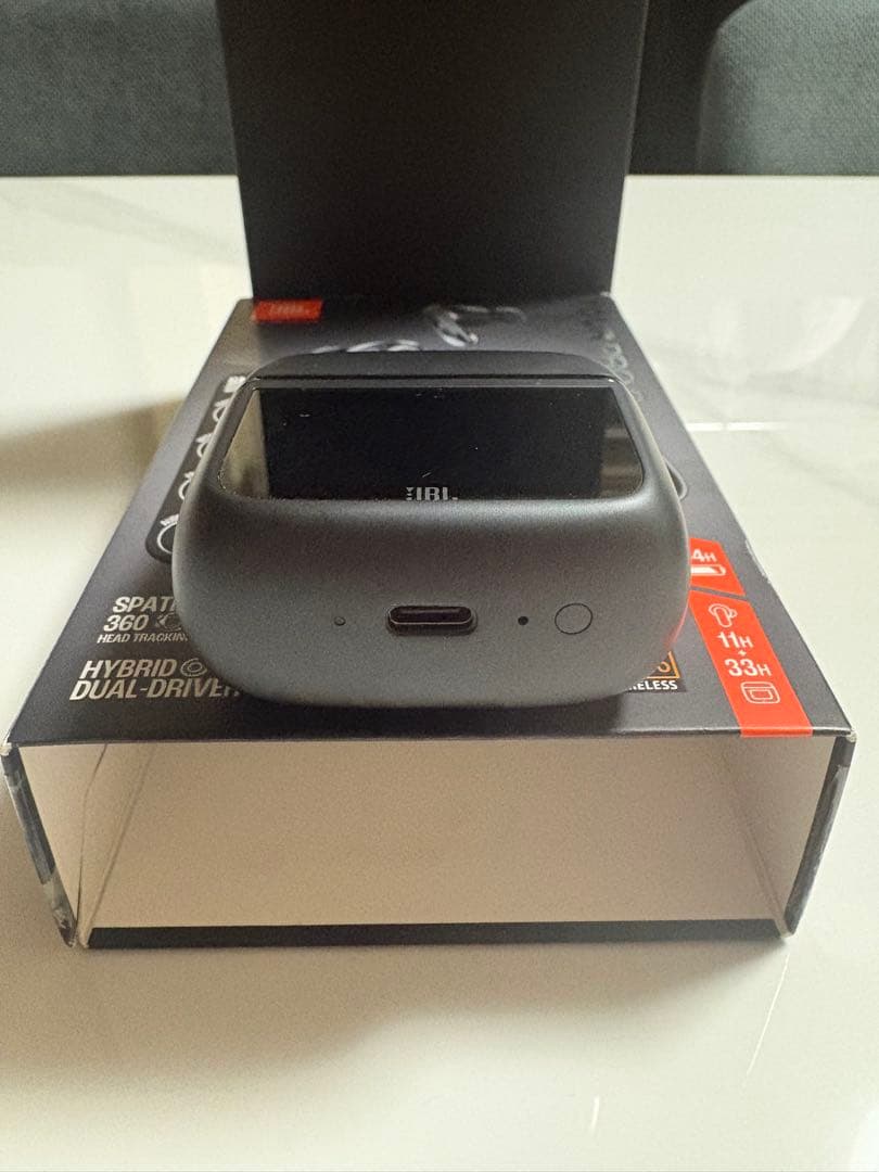 JBL TOUR PRO 3 ワイヤレスイヤホン　ケース付き