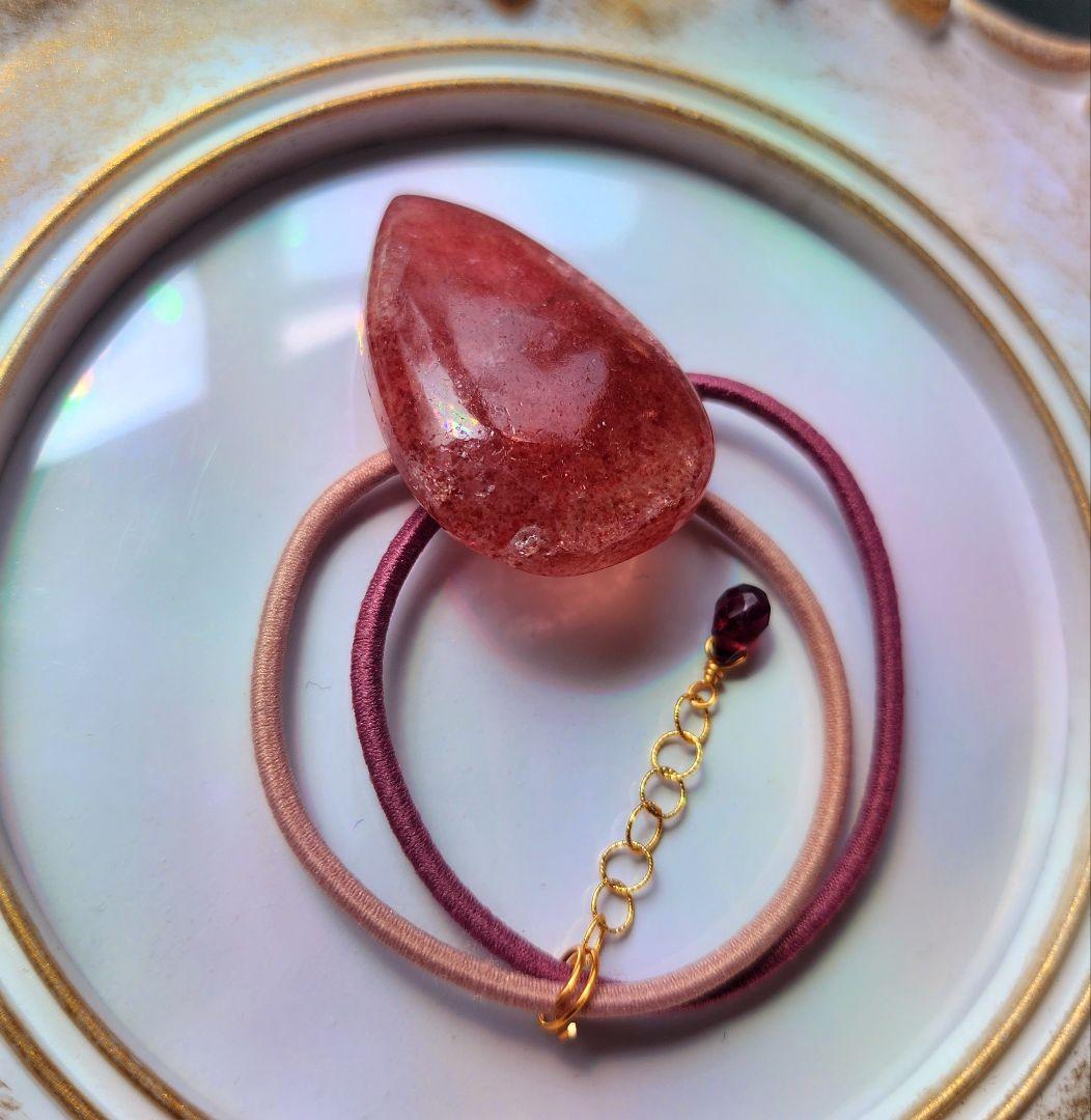 【ゴム交換可能】大きめストロベリークォーツのヘアゴム✩.*˚天然石×ヘアゴム