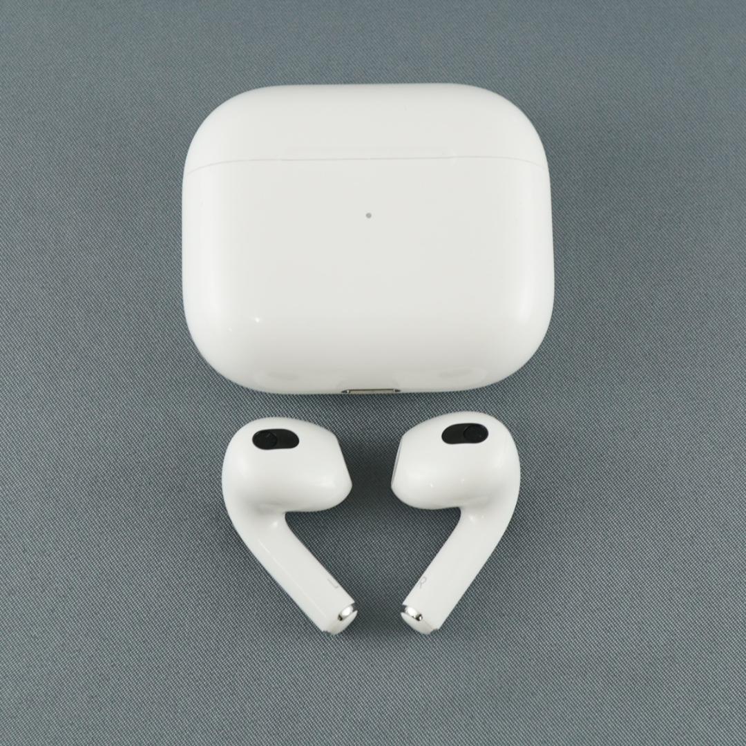 Apple AirPods 第三世代 USED美品 ワイヤレスイヤホン海外モデル