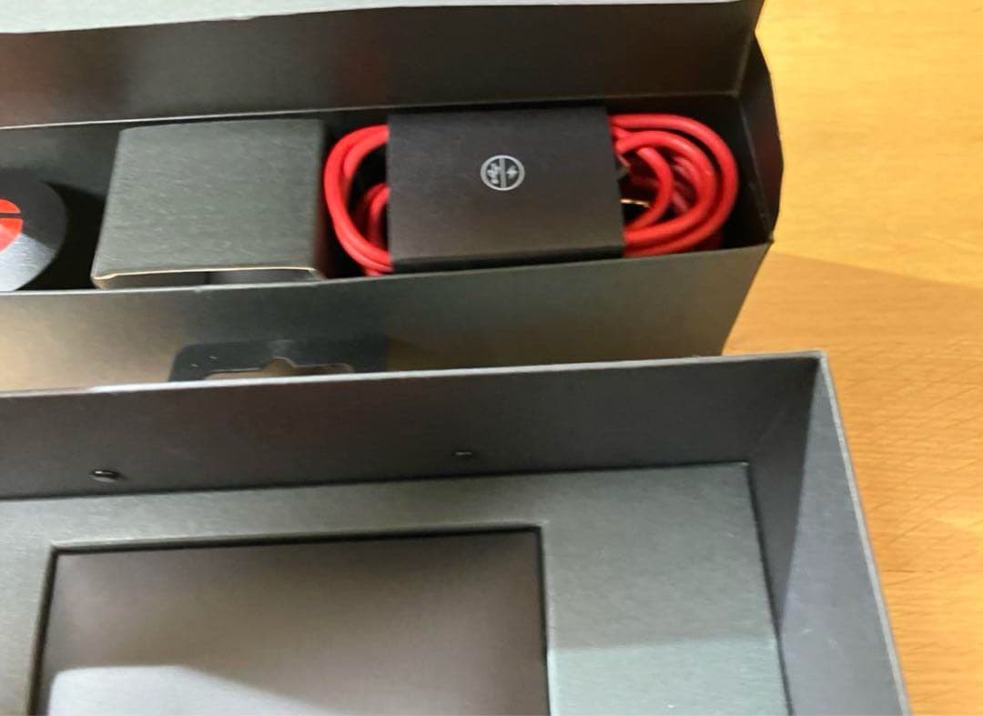 Beats Pill ワイヤレススピーカー レッド 専用ケース 箱付き