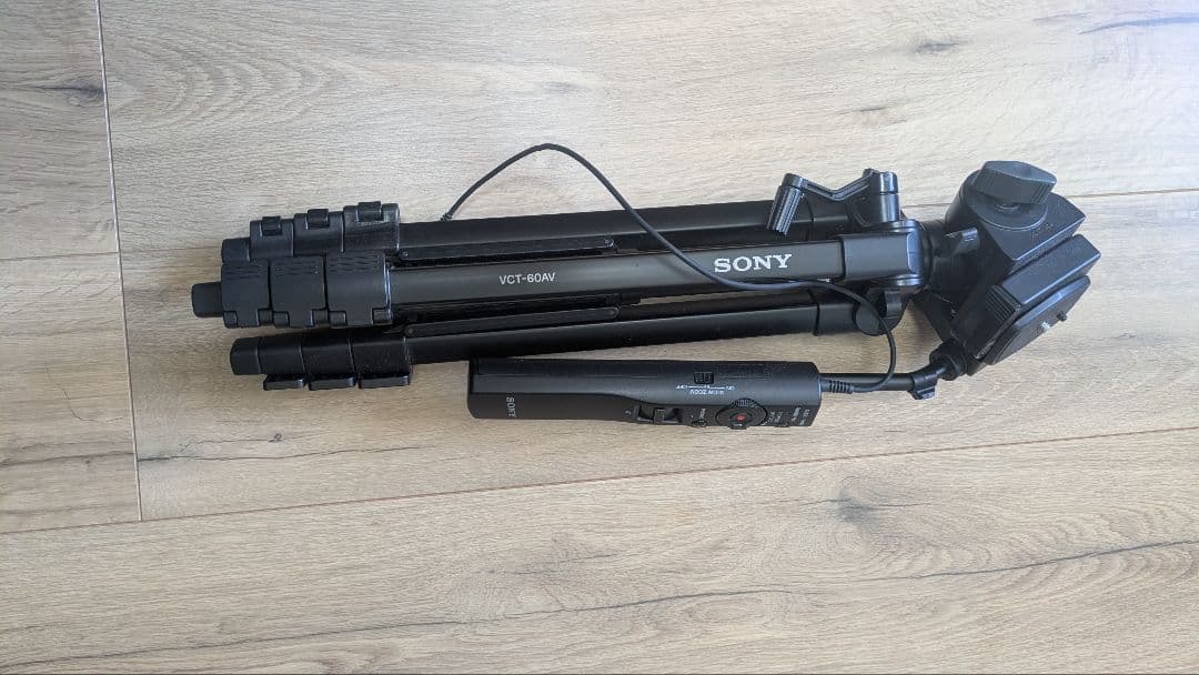 SONY デジタルビデオカメラHDR-CX560 リモコン付三脚VCT-60AV