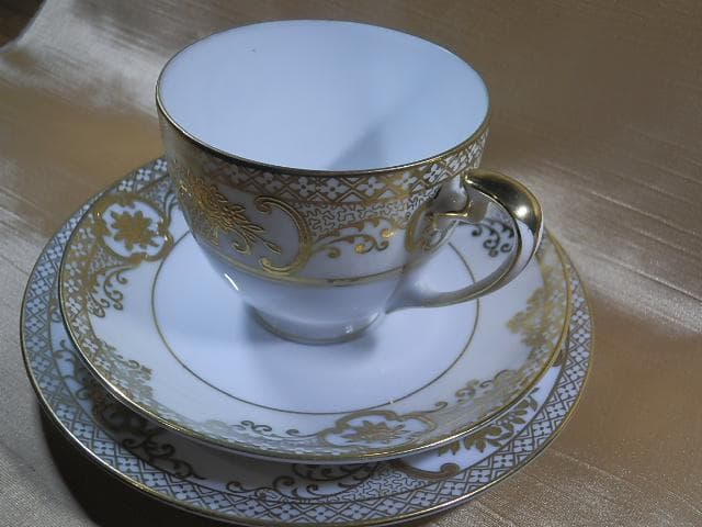 ノリタケ　トリオ　金盛