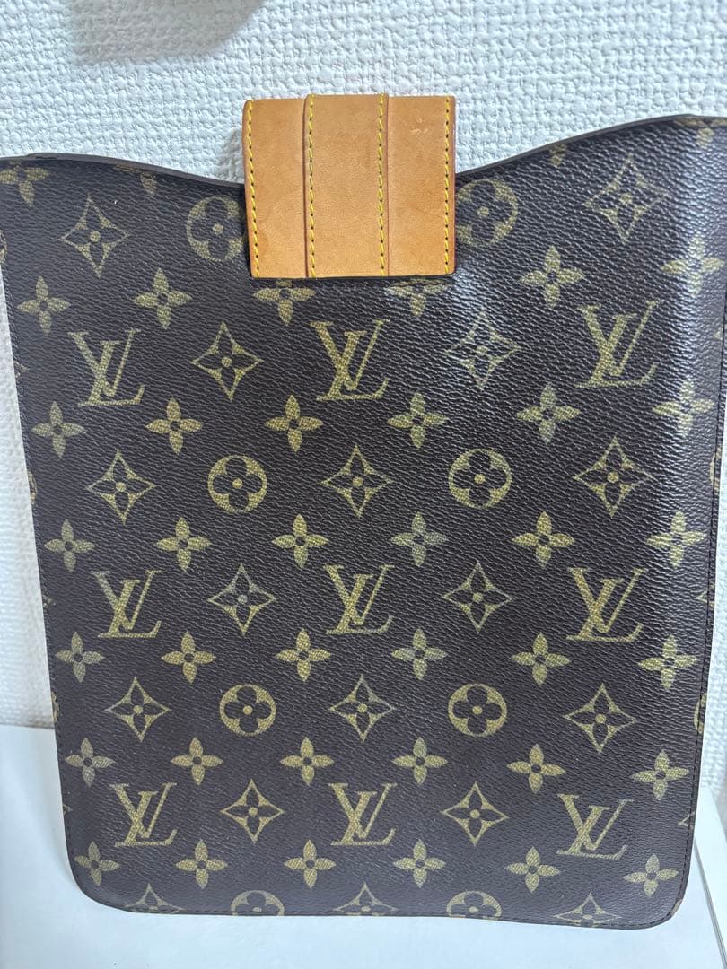 Louis Vuitton モノグラム レザースリーブ