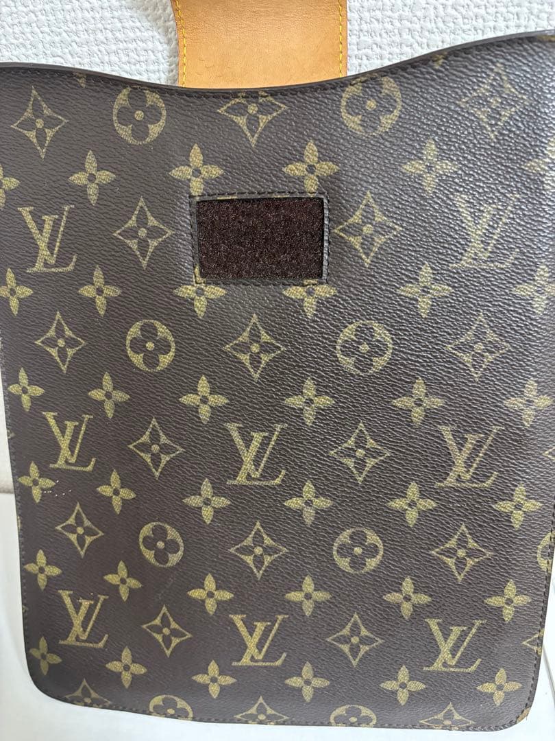Louis Vuitton モノグラム レザースリーブ