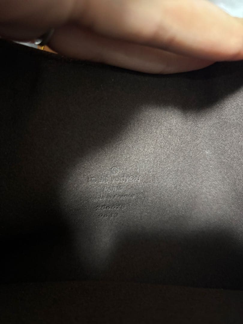 Louis Vuitton モノグラム レザースリーブ