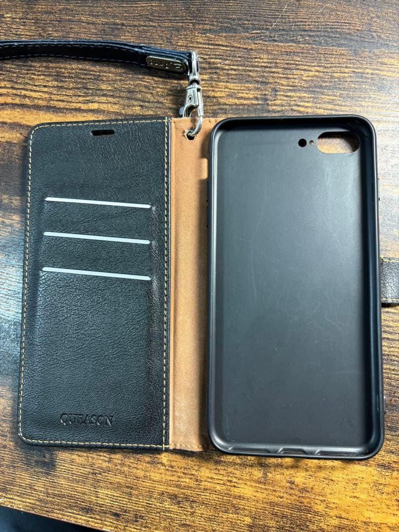 Apple iPhone8 Plus 本体 ケース付き 充電コード3本(3m2本