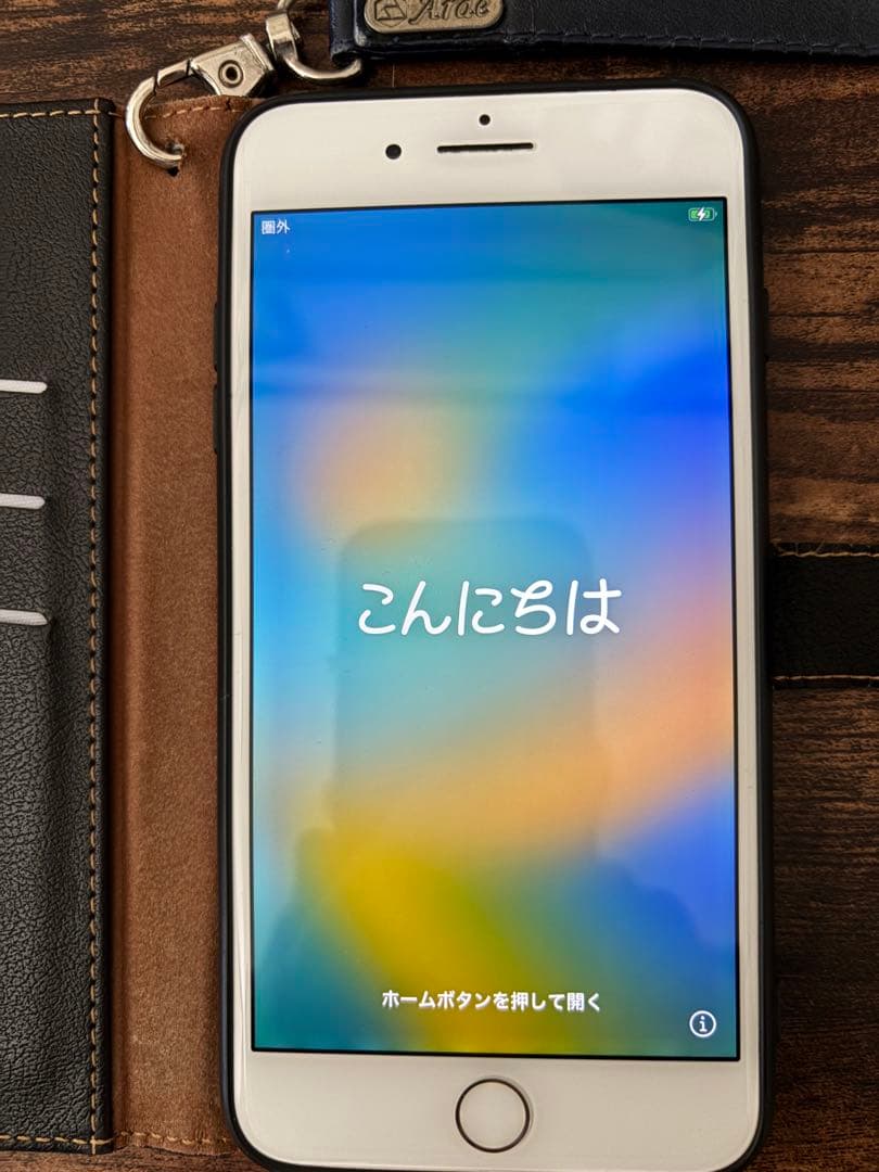 Apple iPhone8 Plus 本体 ケース付き 充電コード3本(3m2本