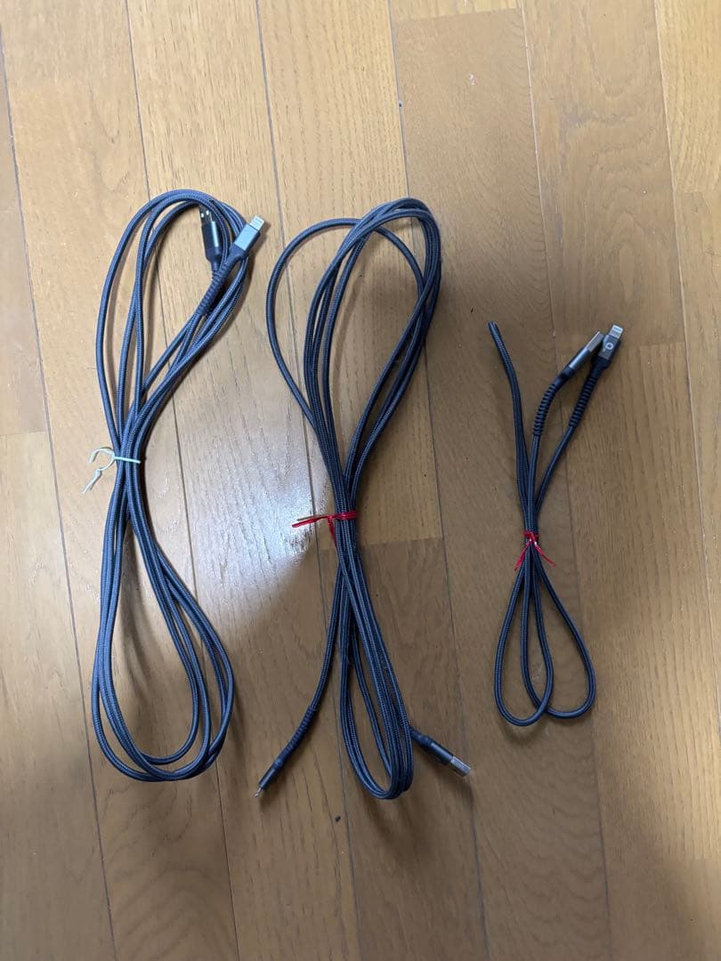 Apple iPhone8 Plus 本体 ケース付き 充電コード3本(3m2本