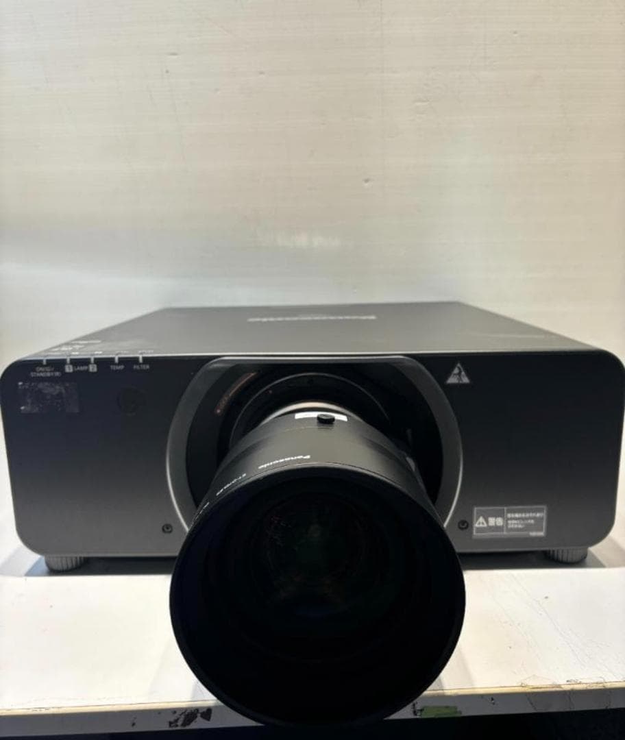 Projector PT-DZ10K + ET-DLE085 レンズ付