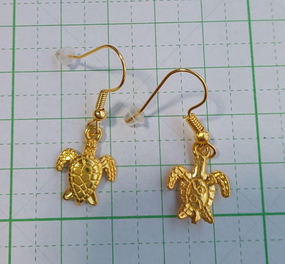 HM　ピアス　ゴールド　亀　タートル