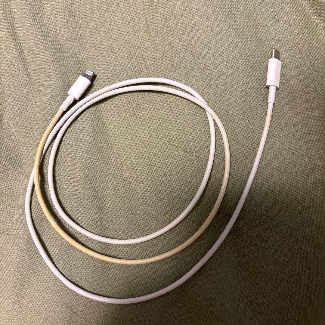 Apple iPad 第七世代　シルバー