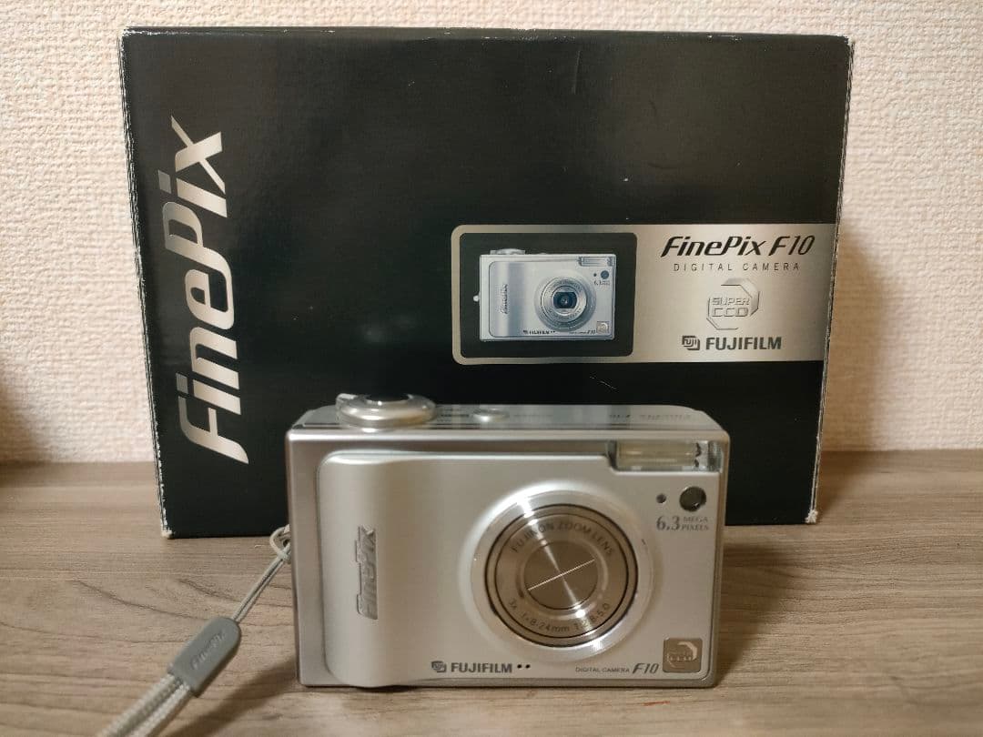 富士フィルム　finepix f10 コンパクトデジタルカメラ　動作未確認