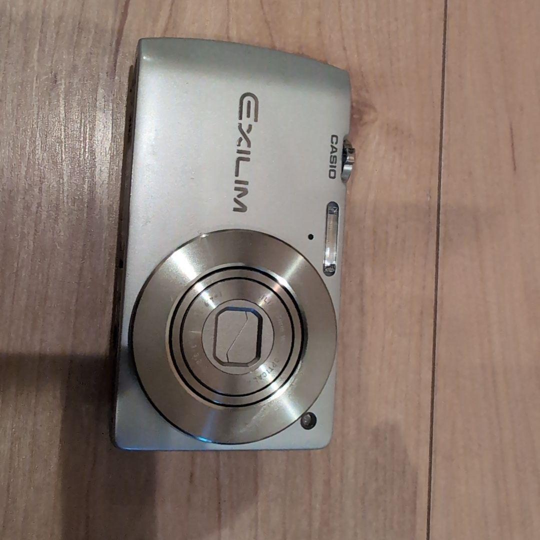 EXILIM コンパクトデジタルカメラ シルバー