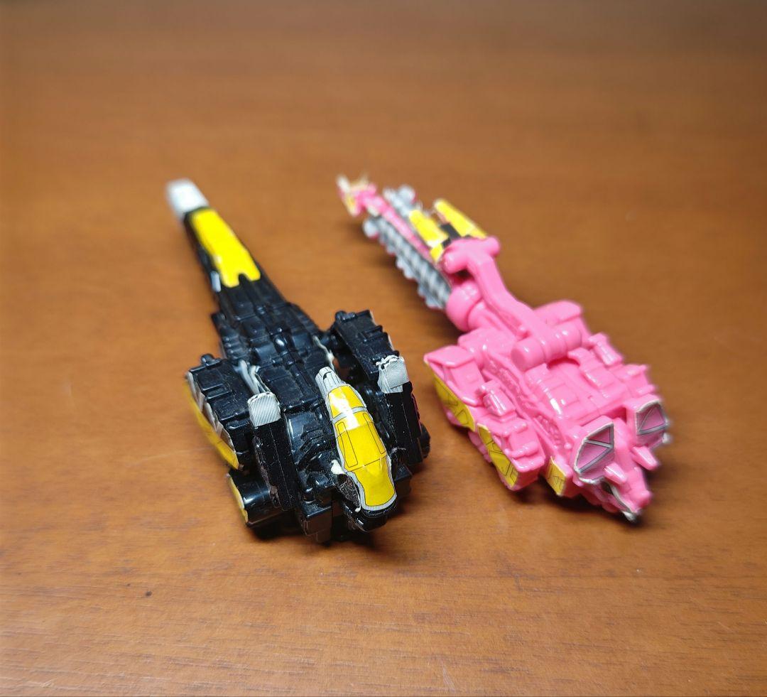 食玩ミニプラ　獣電戦隊キョウリュウジャー　 組立済品　バラ売り不可　ジャンク